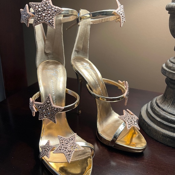 Giuseppe Zanotti - Picture 1 of 4